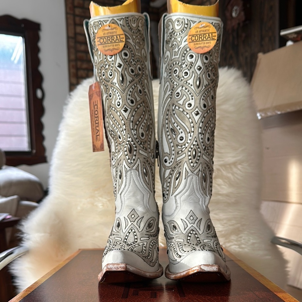 New Corral White Laser Embroidery Studs Heeled Boots cowboy cowgirl tall G1549 - Picture 4 of 10